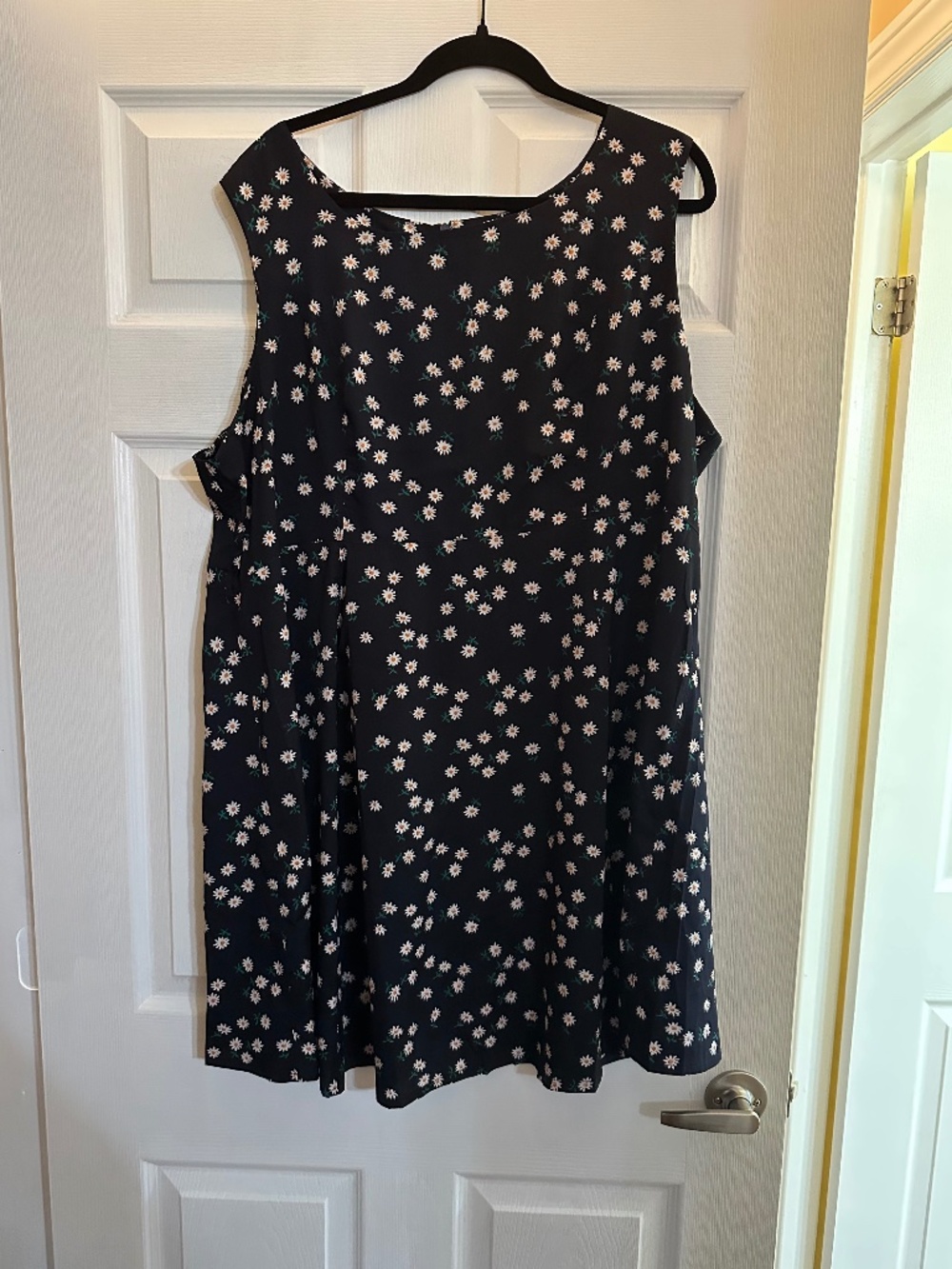 Navy Blue Daisy Floral Sleeveless Fit & Flare Dress Size 24 Fits Like 20